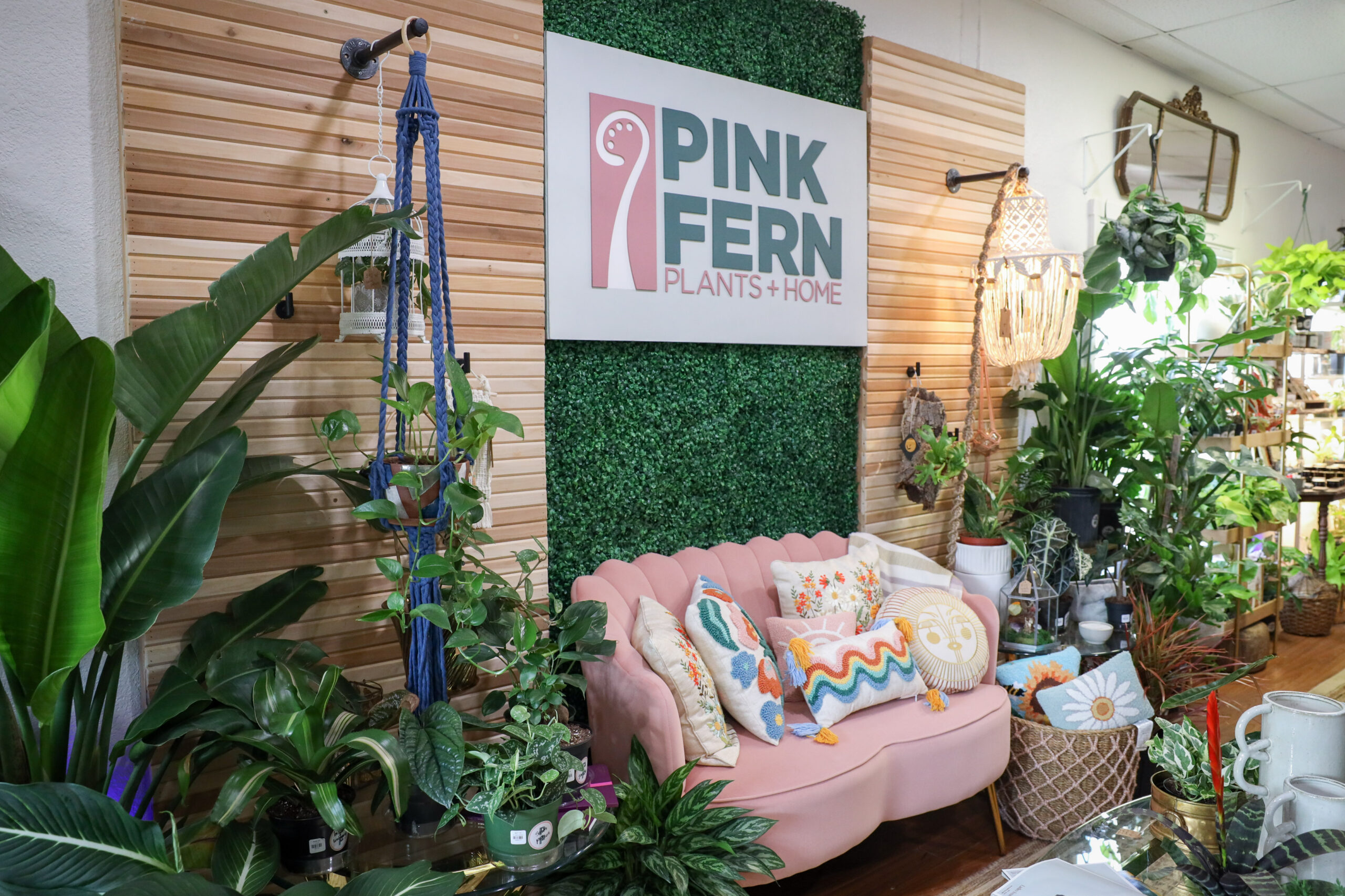 The Blossoming Entrepreneurial Journey of Lindsay Neely, founder of Pink Fern
